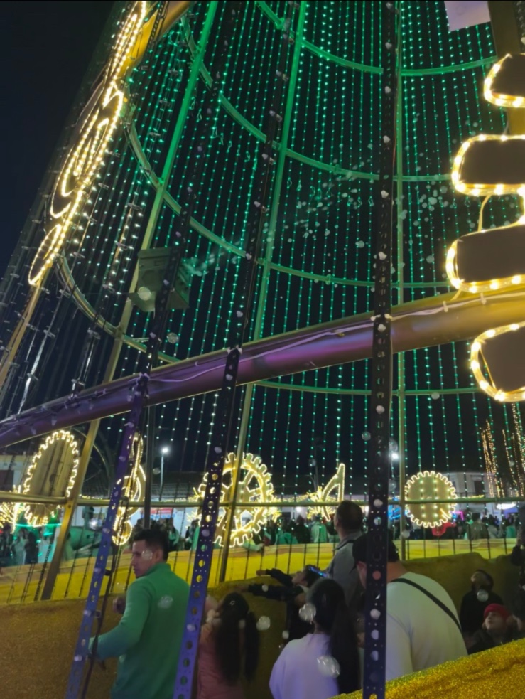 Interior de árbol tecnológico RGB